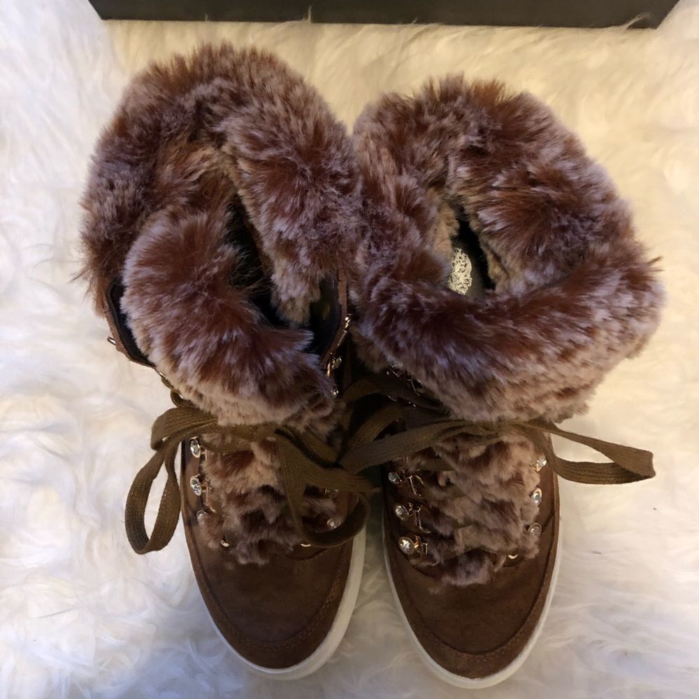 Vince Camuto “Shelsta” Winter Brown Booties - Picture 5 of 7